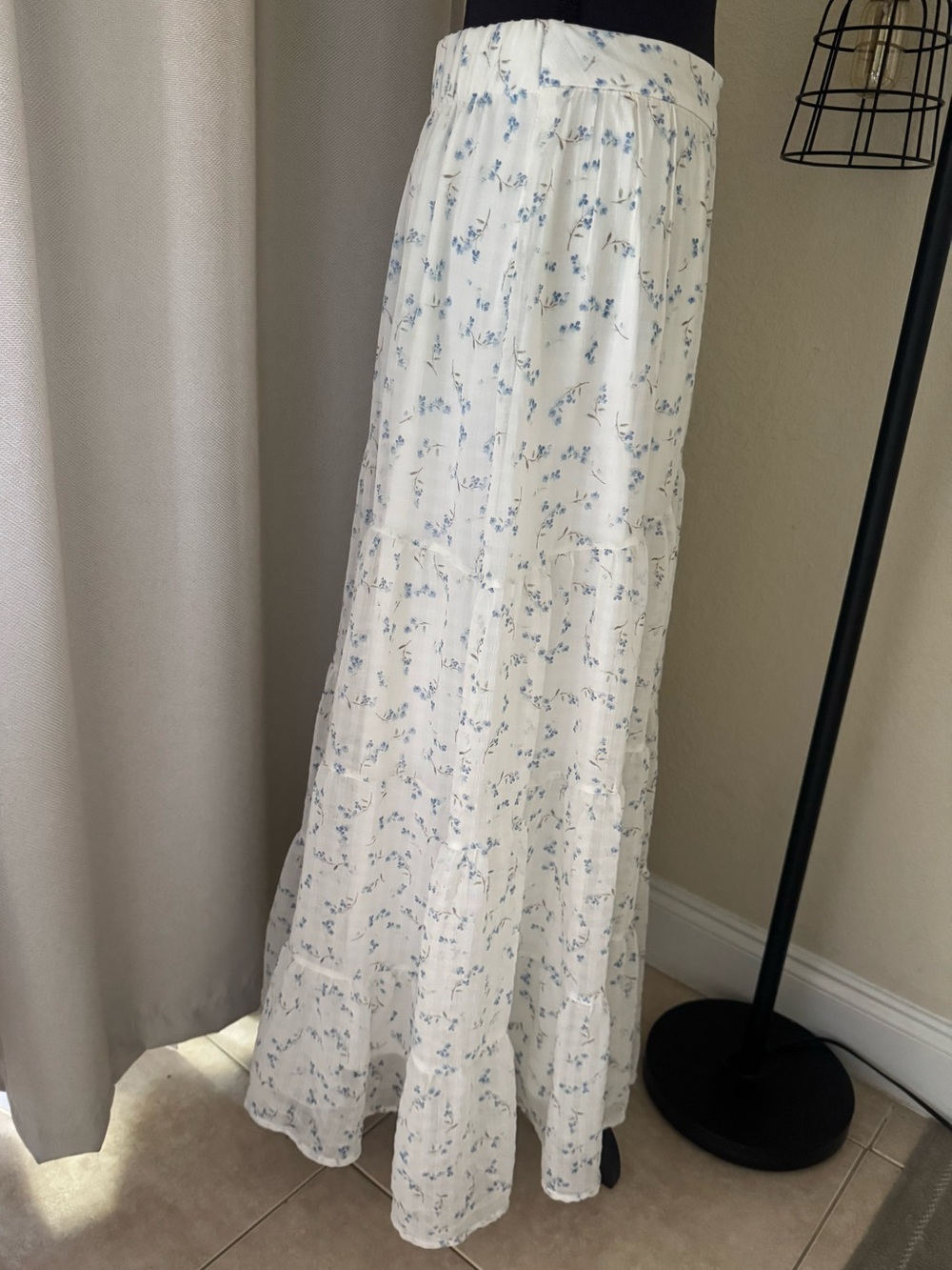 Altar’d State White Blue Floral Tiered Maxi Skirt Cottagecore Boho Size M - Picture 5 of 6
